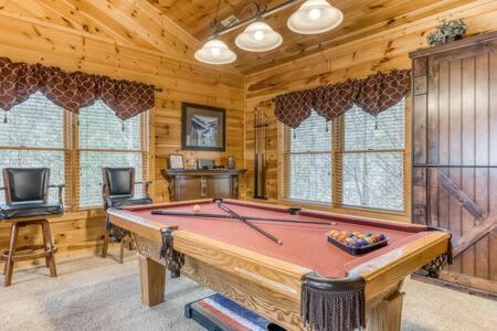 The Great Escape - Min From Parkway With Hot Tub Villa Gatlinburg Ngoại thất bức ảnh